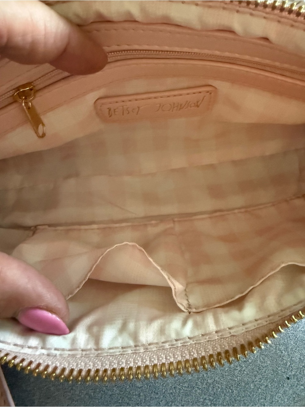 Betsey Johnson Pink Cherry-Print Crossbody bag & strawberry charm NWOT - Picture 11 of 12